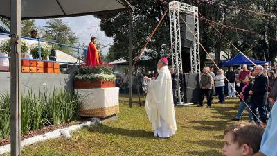 Fiéis participam da Missa das 10h na 63ª Festa do Bom Jesus em Campo Mendes